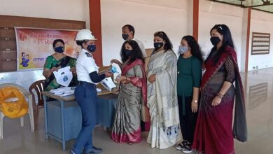 All India Agrawal Organization Gujarat Pradesh Mahila Unit honors traffic women police personnel on the occasion of Women's Day