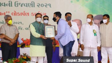 Surat's Green Man Viral Desai honored by Chief Minister Vijay Rupani